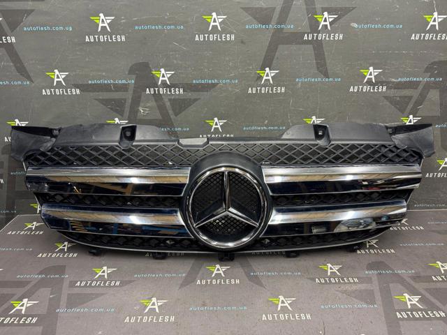 Решетка радиатора Mercedes Sprinter II 3,5-t