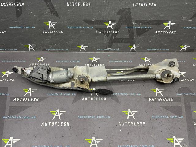 Мотор стеклоочистителя передний EH1067340 MAZDA