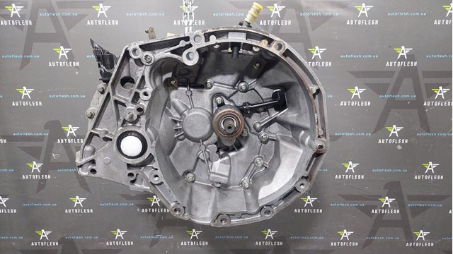 Коробка передач в сборе с главной передачей и дифференциалом JR5123 RENAULT