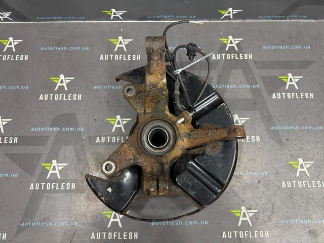 Цапфа - поворотный кулак передний, правый L20633020A MAZDA