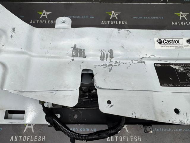 LR048565 LAND ROVER Суппорт радиатора верхний (монтажная панель крепления фар) купить в Каменское