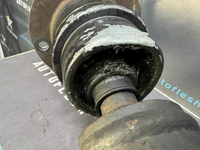 MAZDA PH0125100A Вал карданный задний, в сборе в наличии Тернополь