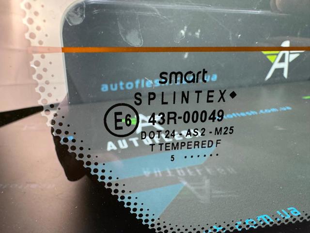 Стекло ляды Q0001378V009C41A00 MERCEDES
