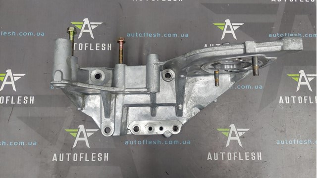 RF7J13G00 Кронштейн топливного насоса ТНВД купить Кривой Рог