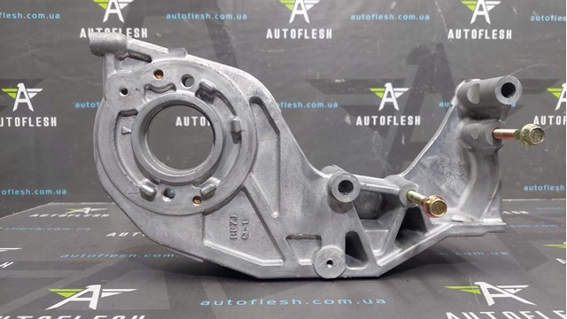 RF7J13G00 MAZDA Кронштейн топливного насоса ТНВД купить в Черновцы