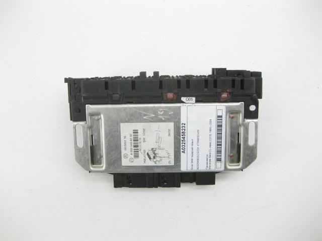 Монтажный блок предохранителей A0325458232 MERCEDES