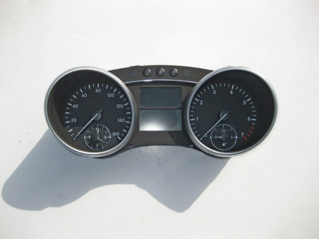 Приборная доска A1645408847 MERCEDES