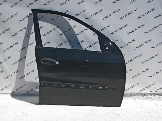 Пассажирская передняя дверь A1647200205 MERCEDES