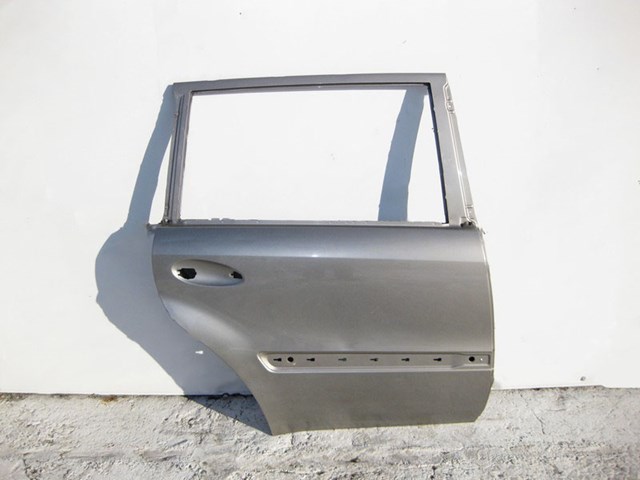 Дверь задняя в сборе A1647301005 MERCEDES