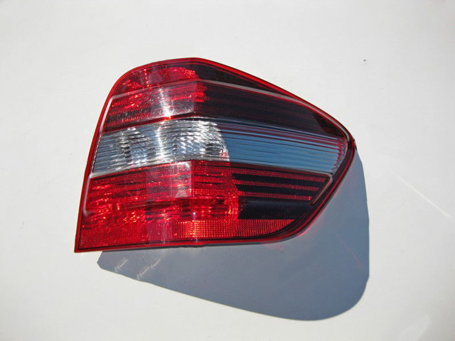 Правый стоп-сигнал A1649061000 MERCEDES