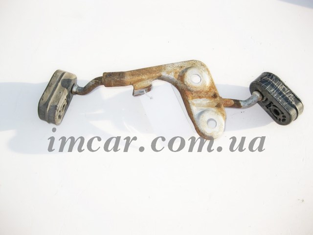 A2044901037 Mercedes кронштейн крепления трубы выхлопной