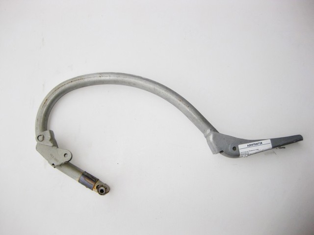 Шарнир крышки багажника A2097500728 MERCEDES