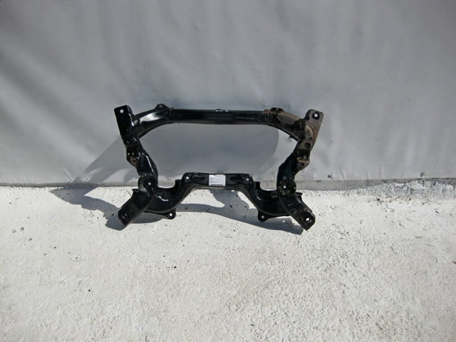 Поперечина передней подвески A2116201187 MERCEDES
