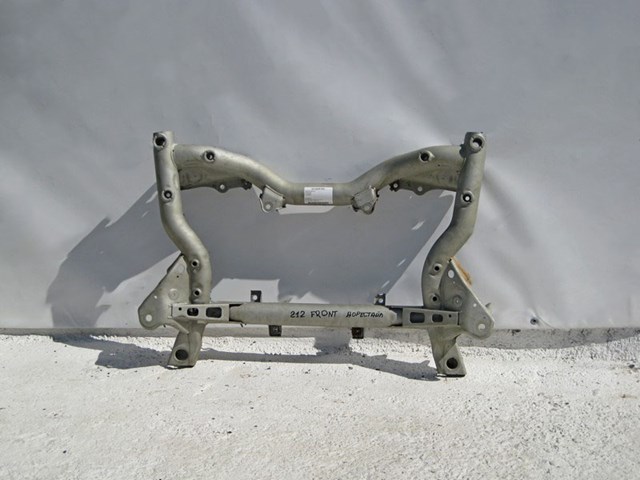 Поперечина передней подвески A2126281000 MERCEDES