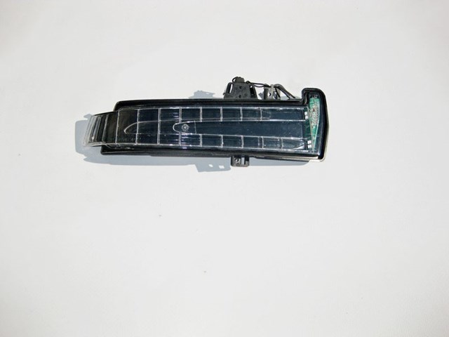Поворотник правый A2129067501 MERCEDES