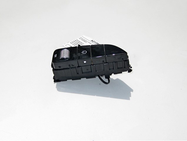 Блок кнопок центральной консоли A2139056603 MERCEDES