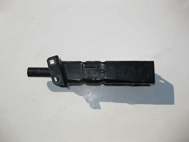 Кронштейн усилителя переднего бампера A2196200295 MERCEDES