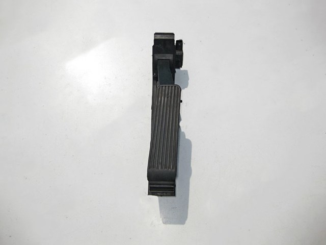 Педаль акселератора A2203000104 MERCEDES