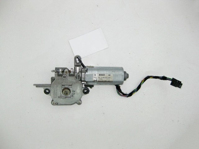 Мотор привода люка A2208203842 MERCEDES