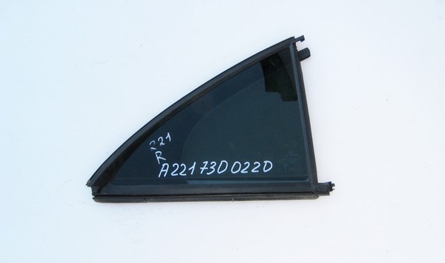 Стекло задней правой двери A2217300220 MERCEDES
