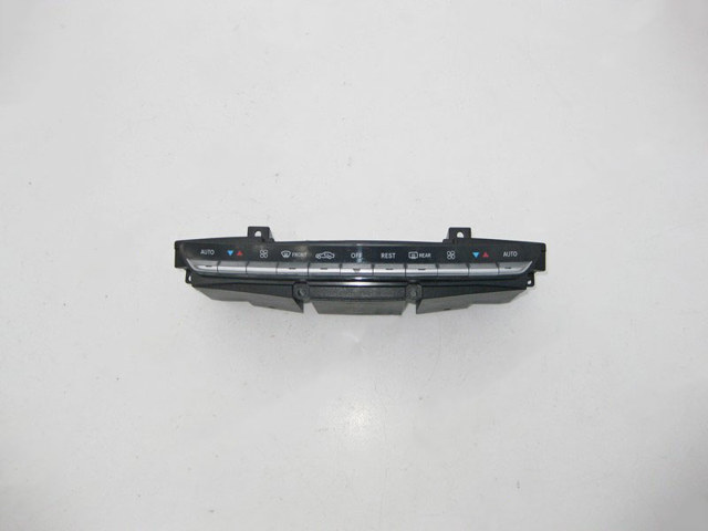 Блок кнопок центральной консоли A2218709810 MERCEDES