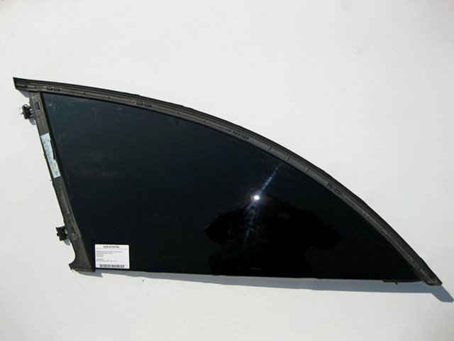 Стекло багажника, левое A2516700750 MERCEDES