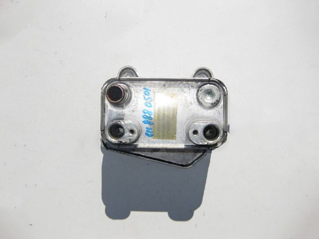 A6111880501 масляный радиатор на корпусе масляного фильтра для двигателей om611 r4 2.2 cdi om612 r5 2.7 A6111880501