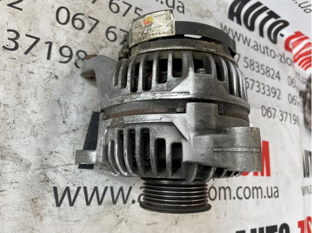 Автомобильный генератор 0124525008 VAG