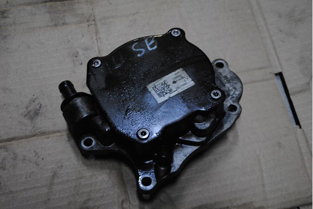 Вакуумный насос 03L100D VAG