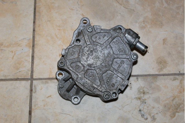 03L145100G VAG Насос вакуумный купить в Киев