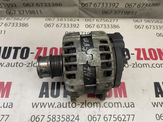Автомобильный генератор 04C903023L VAG