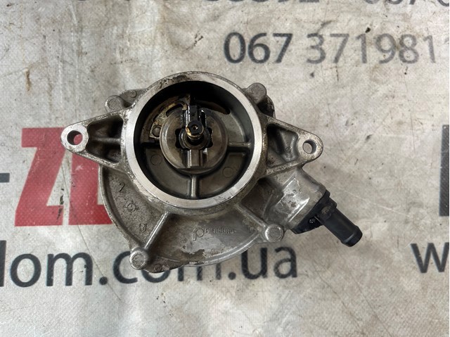 VAG 057145100L Насос вакуумный в наличии Житомир