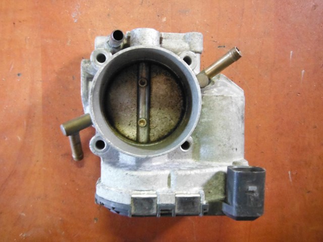 Заслонка воздушная 06A133062D VAG