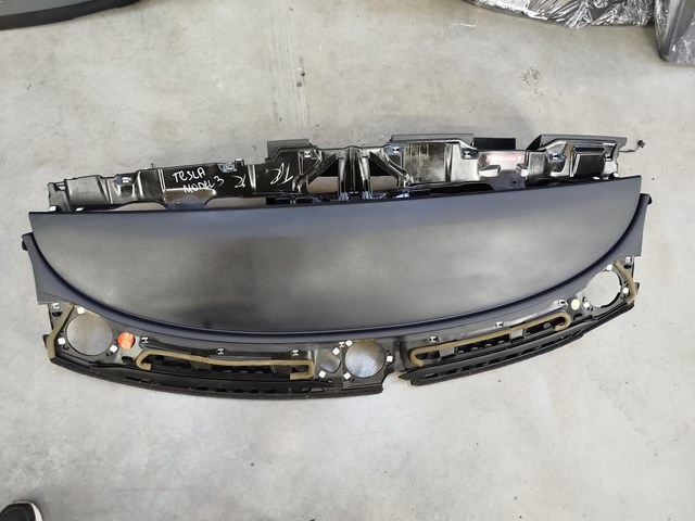 Передняя панель 108340105J TESLA