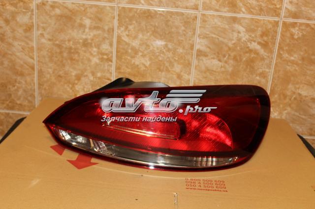 VAG 1K8945096M Фонарь задний правый в наличии Винница