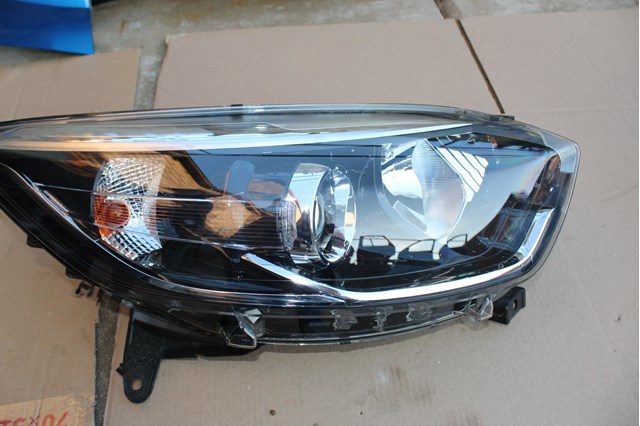 Фара передняя правая 260102734R RENAULT