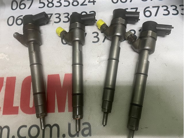 Форсунка дизельная в сборе 338002A110 HYUNDAI