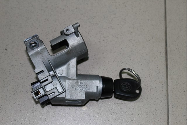 Замок зажигания 357905851 VAG