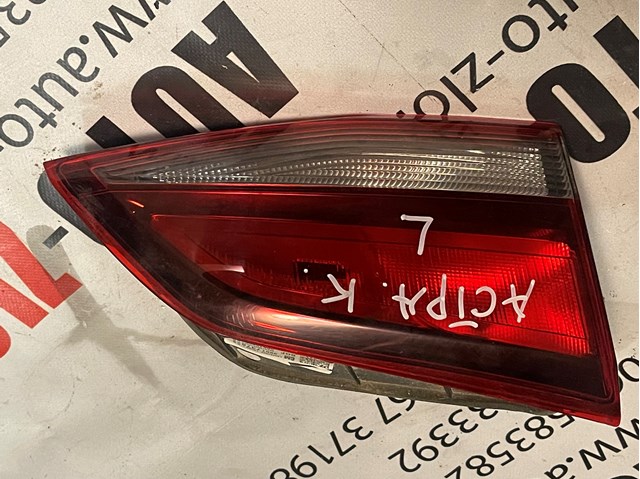 Задний левый внутренний фонарь 39077378 OPEL