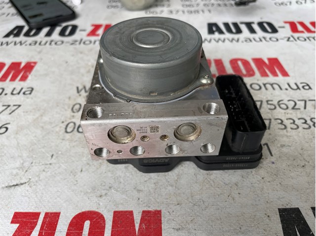 Блок управления АБС  4451076010 TOYOTA