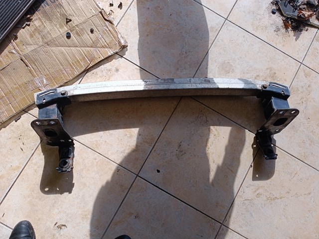 4L0807134A Кронштейн усилителя переднего бампера купить Харьков