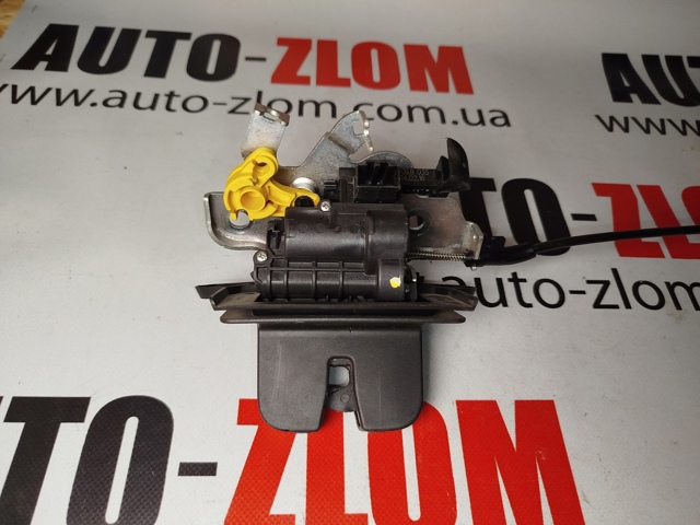 Замок и ручка двери задка 4M0827506B VAG