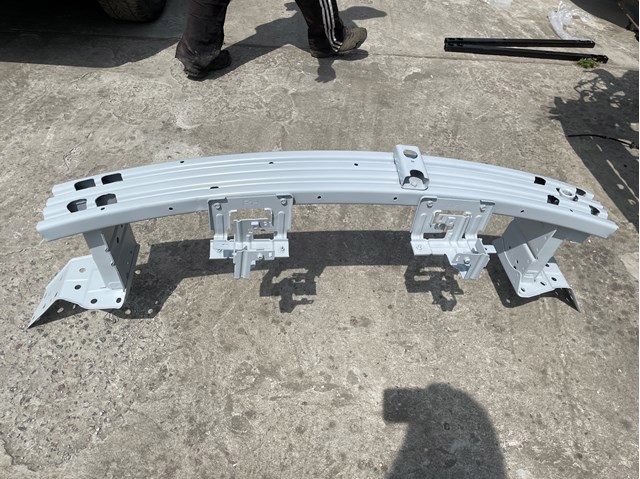 Буфер бампера переднего 620325SA0A NISSAN