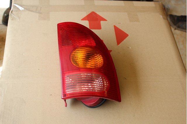 Задний правый стоп Renault Megane 1