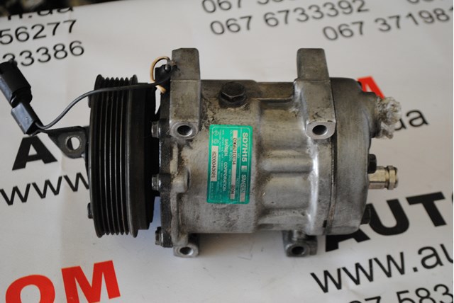 Компрессор хладагента 8200040681 RENAULT