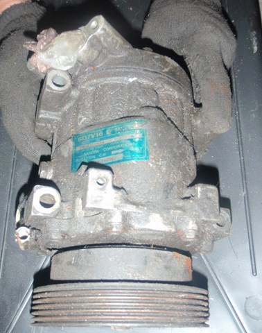 Компрессор кондиционера 8200117767 RENAULT