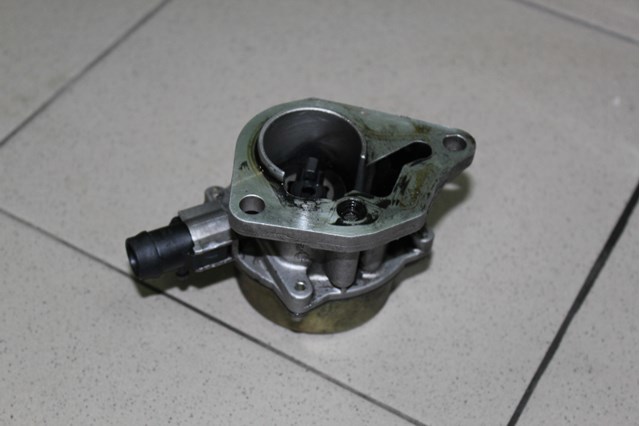 Вакуумный насос 8200441204 RENAULT