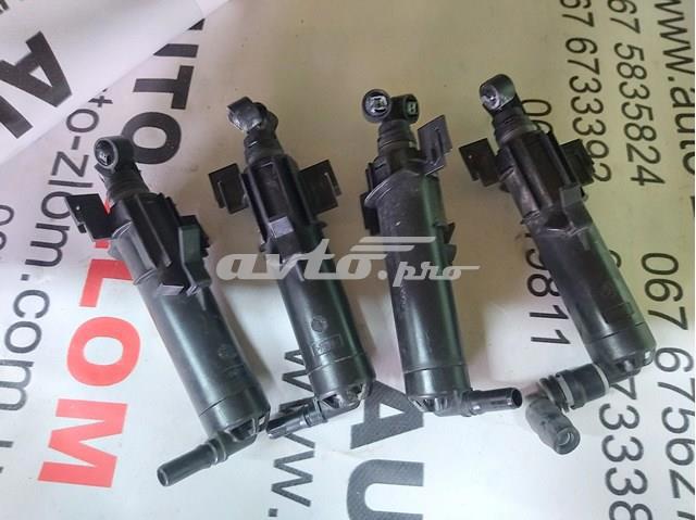 Форсунка омывателя фары передней, левой 8T0955101D VAG