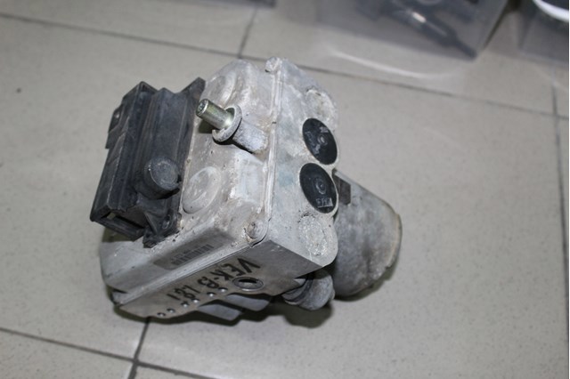 Блок управления ABS 90468702 OPEL