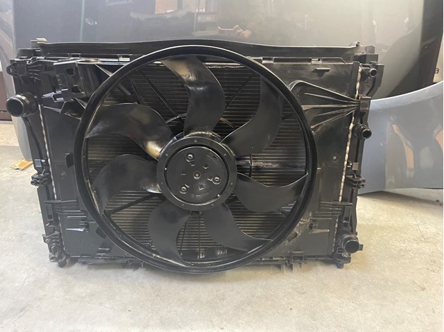 Диффузор радиатора охлаждения, в сборе с мотором и крыльчаткой  A0999061000